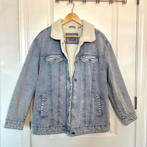 Women’s Levi's Light Blue Jacket with Sherpa Cream Lining Size XL